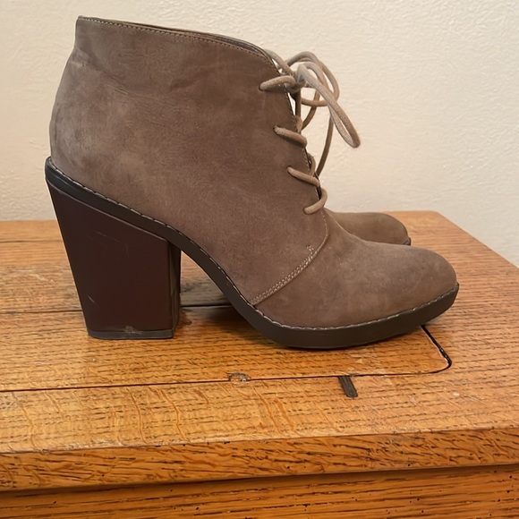 Steve Madden heeled booties - Picture 2 of 5